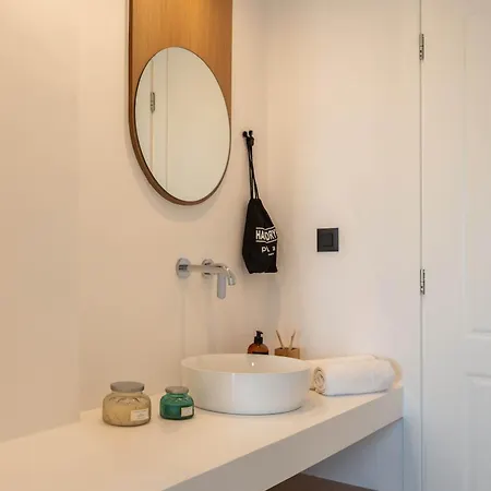 Hotel Play A Member Of Brown