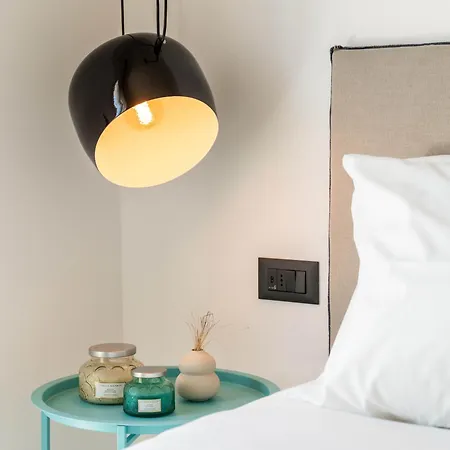 Play A Member Of Brown Hotel *