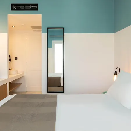 Hotel Play A Member Of Brown