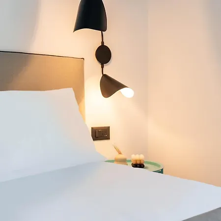 Play A Member Of Brown Hotel Parikia (Paros)