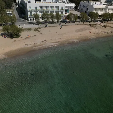 Play A Member Of Brown * Parikia (Paros)