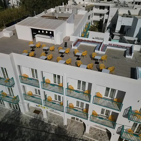 Play A Member Of Brown * Parikia (Paros)