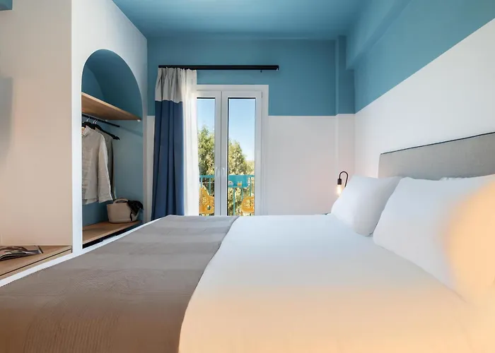 Play A Member Of Brown Hotel *