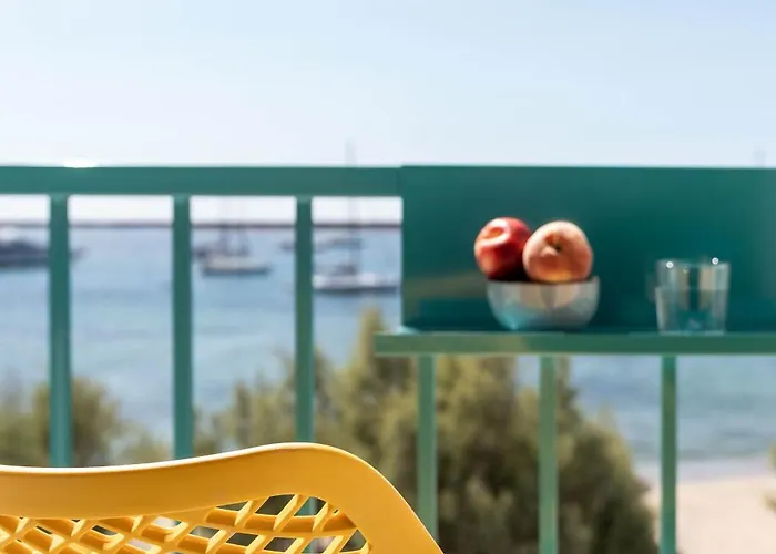 Hotel Play A Member Of Brown