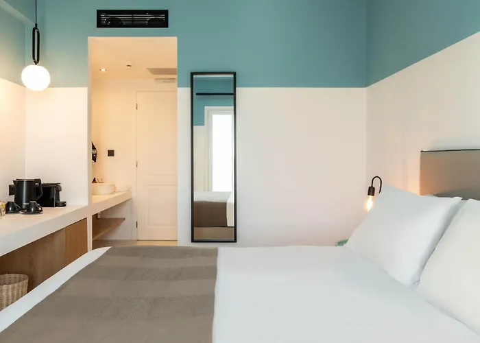 Hotel Play A Member Of Brown